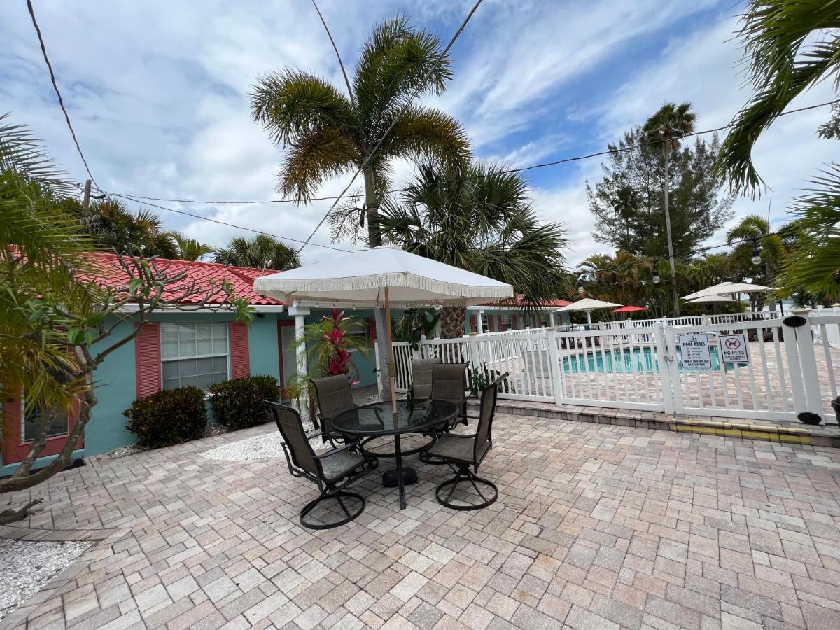 Hotel Blue Waters Treasure Island Exterior foto